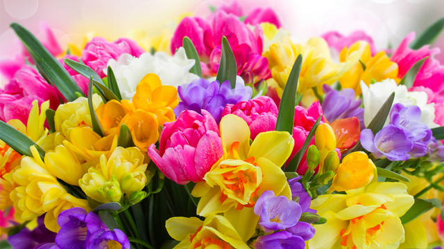 Give Your Nails Some Flower Power This Spring