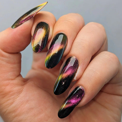 Magnetic & Cat Eye Polishes 101: Everything You Need to Know & How to Use Them