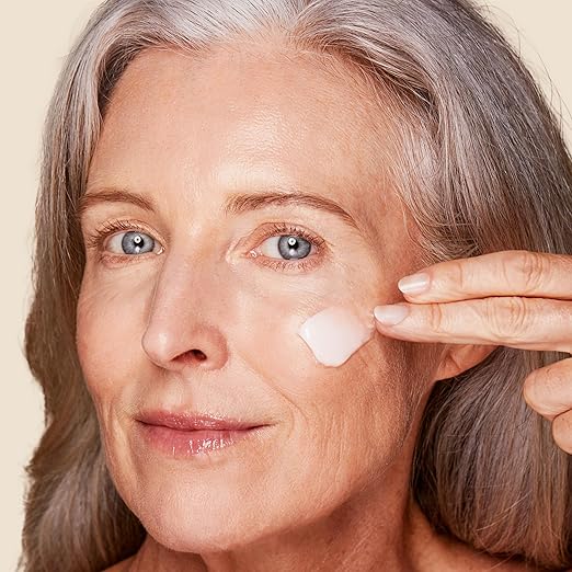 Clarins - Nutri-Lumiere Day Cream 50 ml - Mature Skin - Face at Beyond Polish