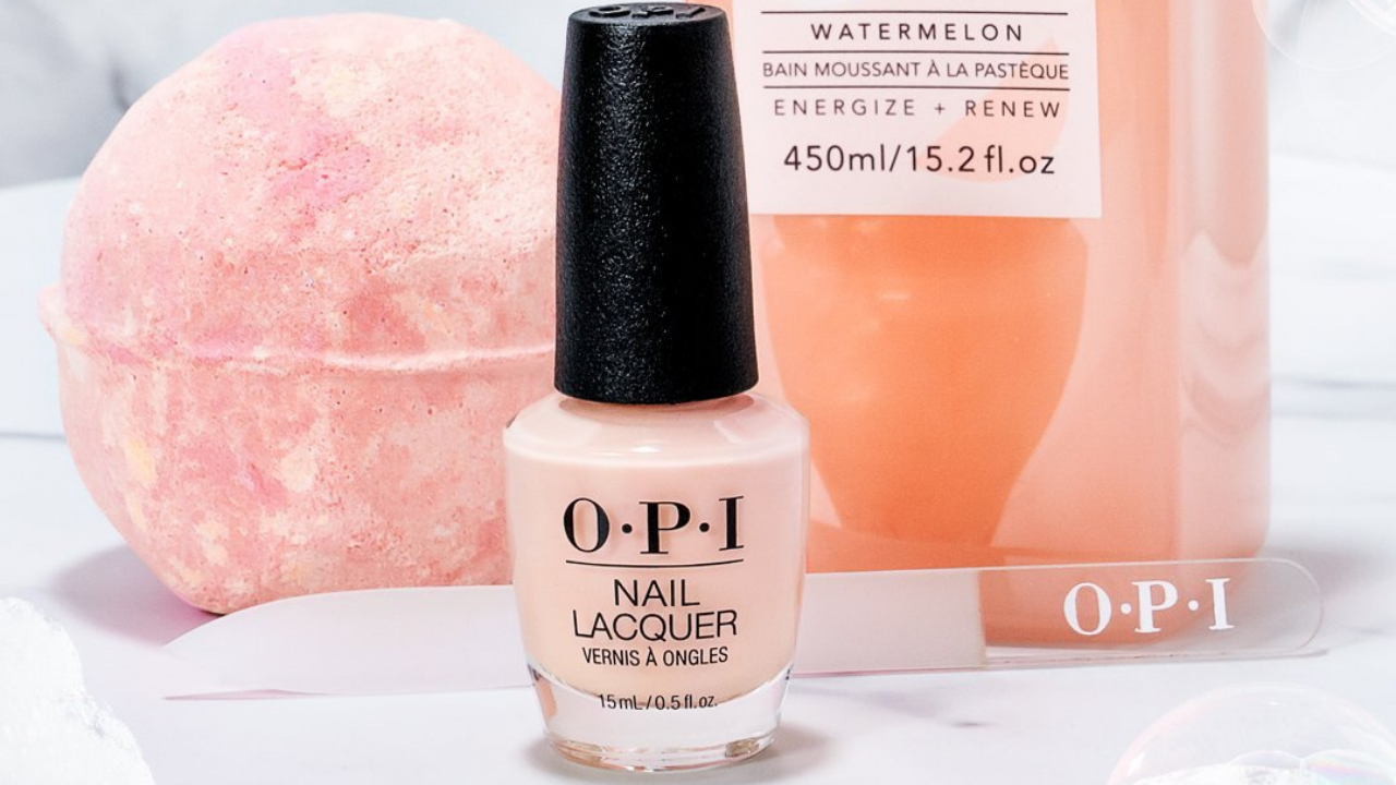 O.P.I Nail Lacquer | Bubble Bath (Nude Pink) | 15 Ml | Long-Lasting, Glossy  Finish Nail Polish | Fast Drying, Chip Resistant : Amazon.in: Beauty