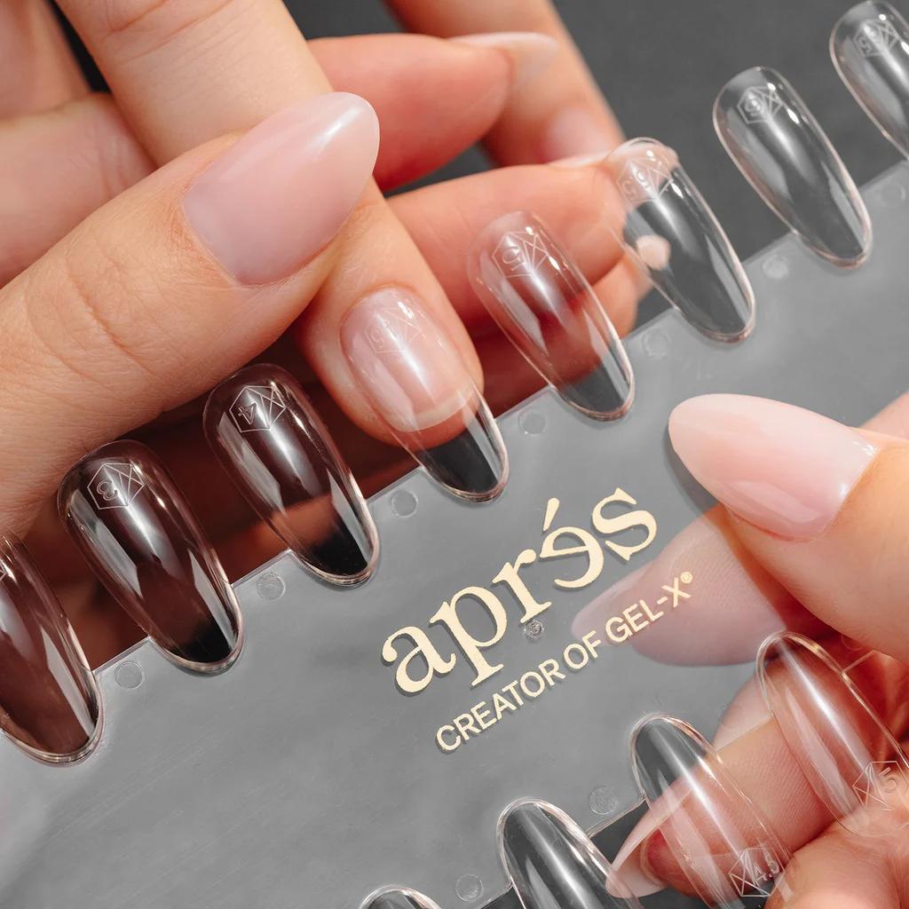 aprés GEL-X Apres - Gel-X Tip Swatch: Natural/Sculpted Round Long - Nail