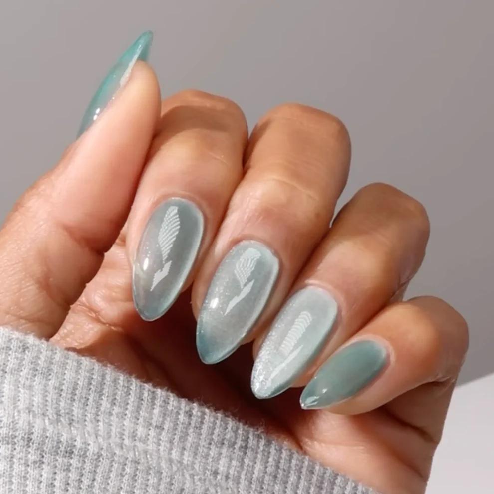 DND - DC 9D Cat Eye - Angel Eyes - Gel Polish at Beyond Polish