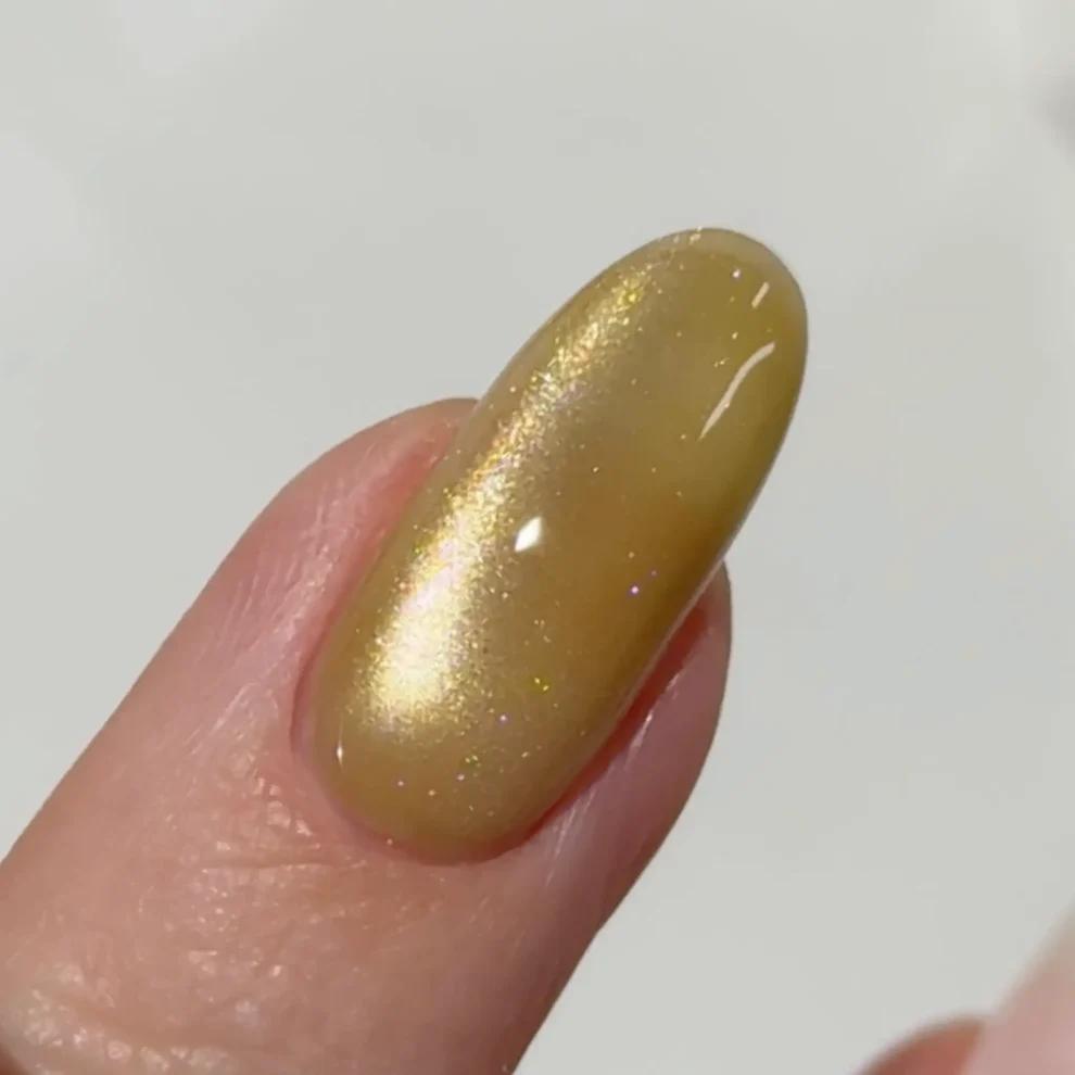 DND - DC 9D Cat Eye - Cat-Cher In The Rye - Gel Polish at Beyond Polish