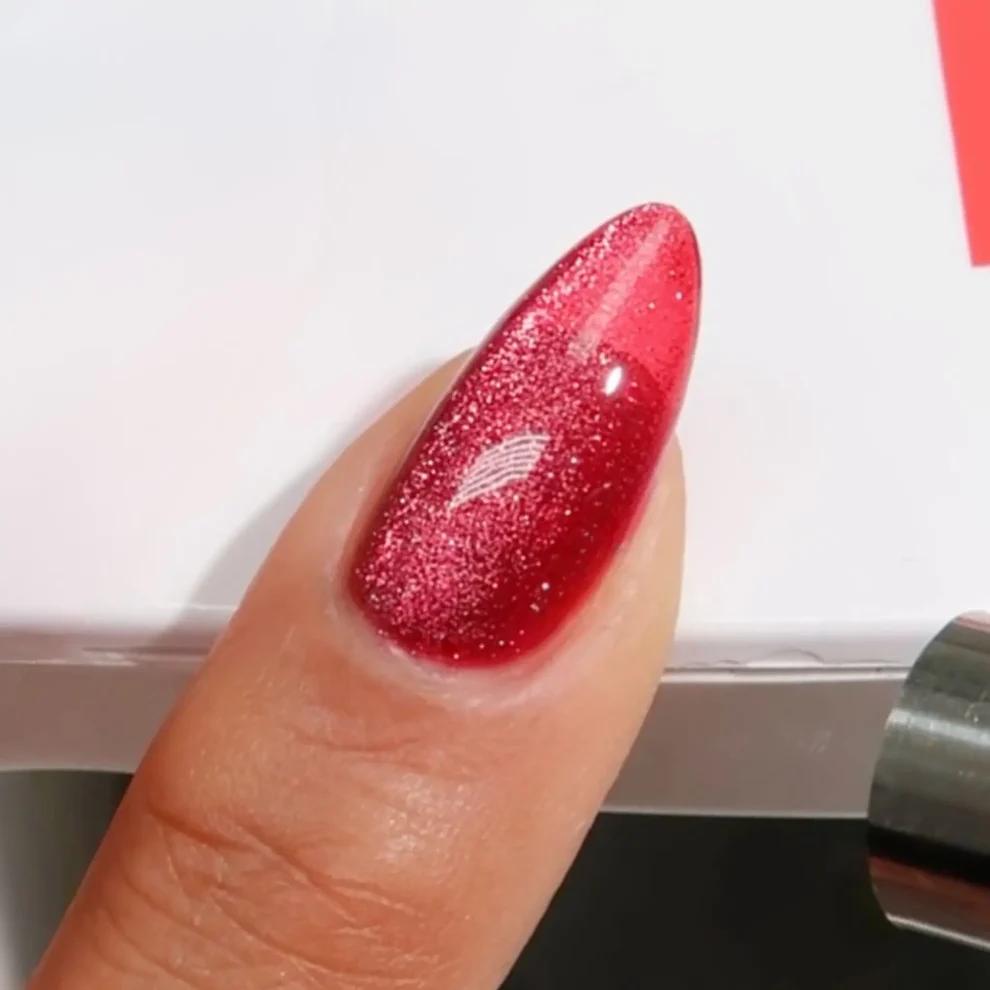 DND - DC 9D Cat Eye - Meow-Room - Gel Polish at Beyond Polish