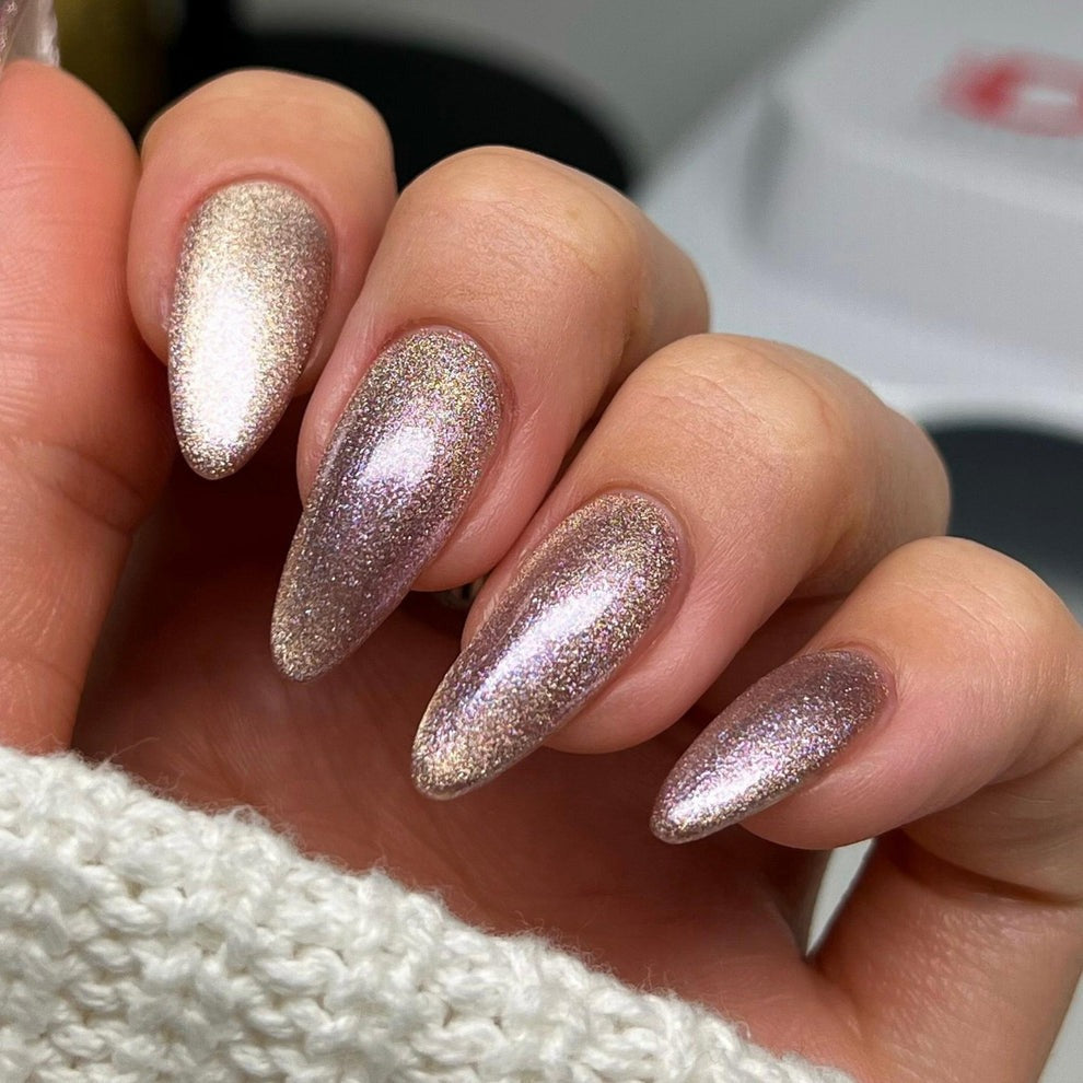 DND - Diva 9D Cat Eye - Daydream - Hazel Dreams #35 - Gel Polish at Beyond Polish