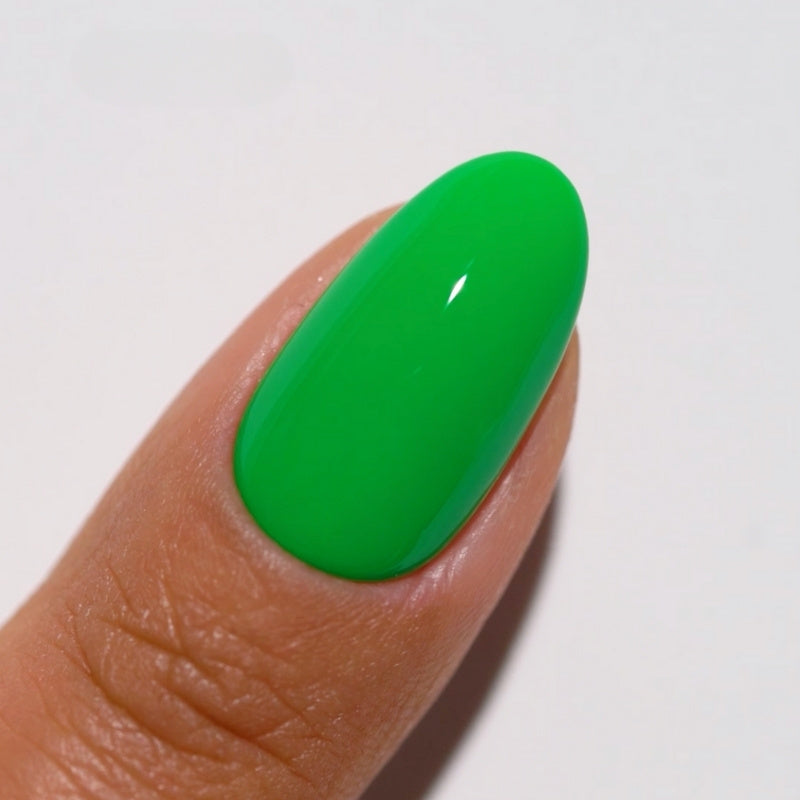 DND - Diva Duo - Lawn Green - #192 - Gel & Lacquer Polish at Beyond Polish