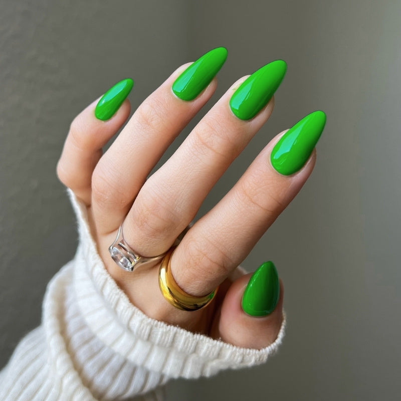 DND - Diva Duo - Lawn Green - #192 - Gel & Lacquer Polish at Beyond Polish
