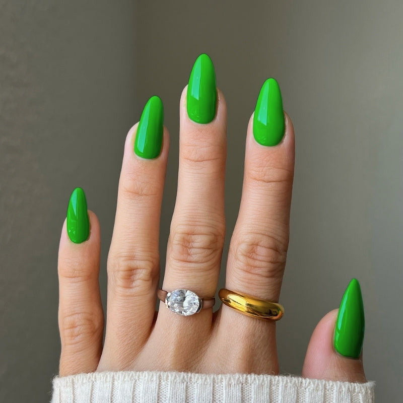 DND - Diva Duo - Lawn Green - #192 - Gel & Lacquer Polish at Beyond Polish