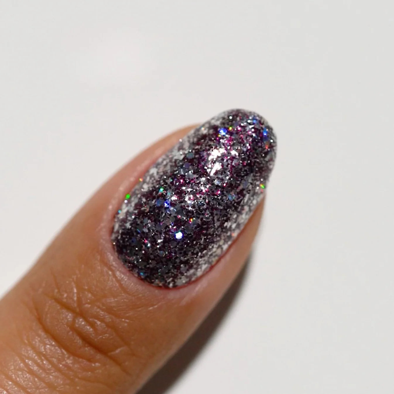 DND - Diva Gel - Caviar Couture #324 - Gel Polish at Beyond Polish