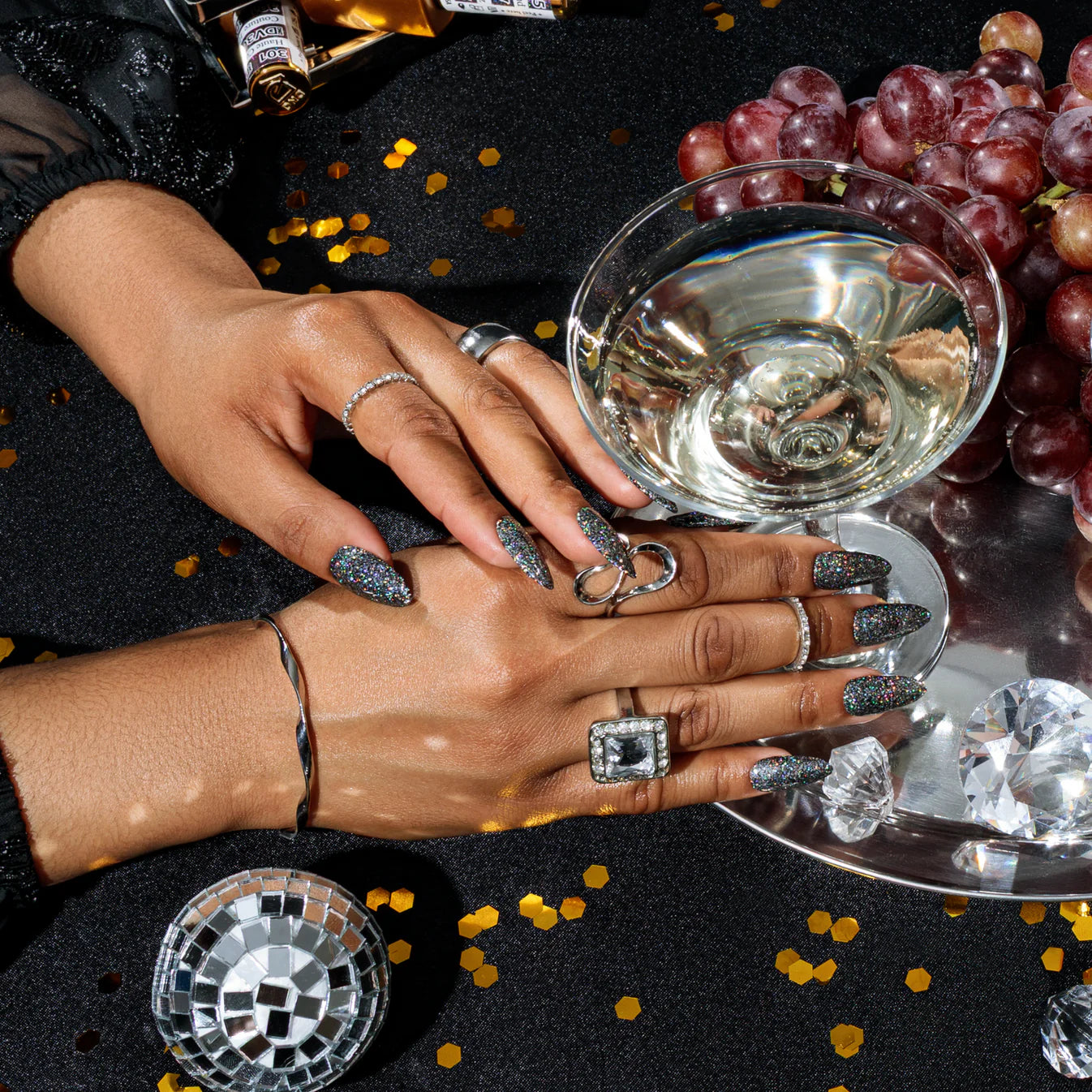 DND - Diva Gel - Tuxedo Trifecta #327 - Gel Polish at Beyond Polish