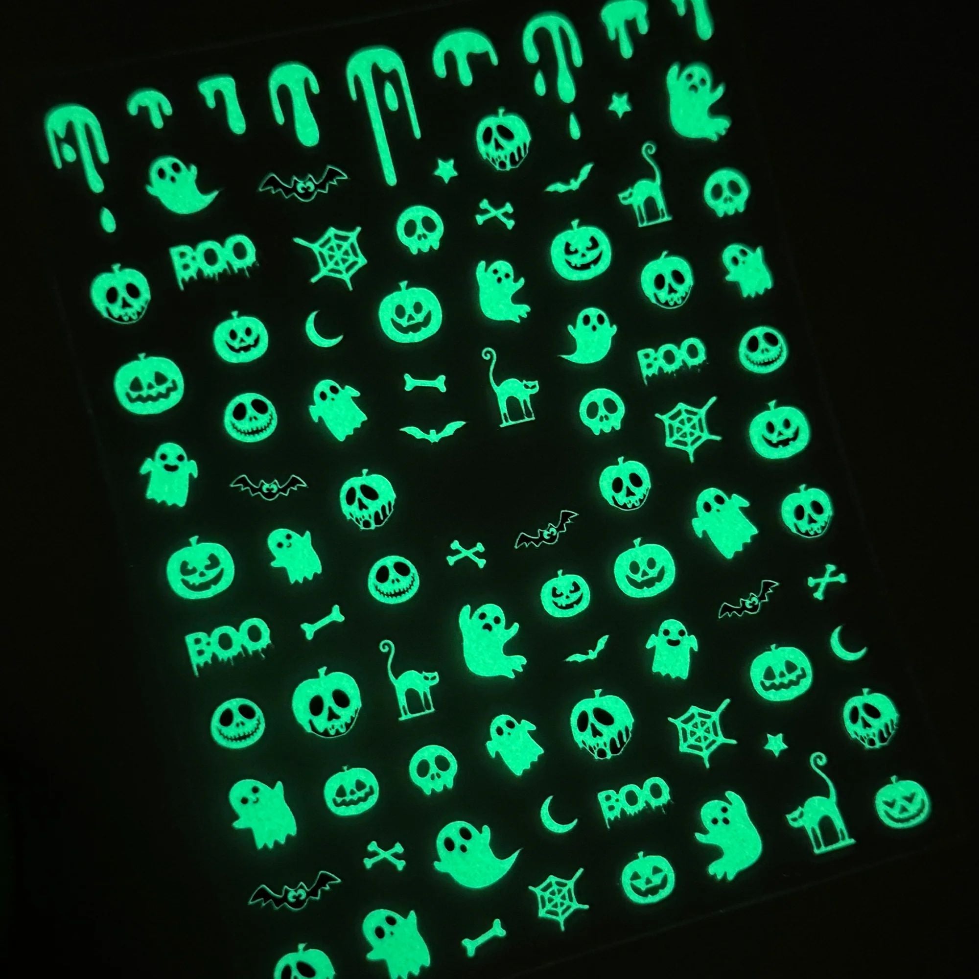 Daily Charme - Haunted Glow - Nail Art at Beyond Polish