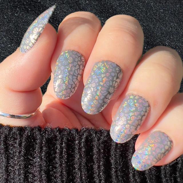 Maniology - Stamping Plate - Lacey Lovers (M450) - Nail Art at Beyond Polish