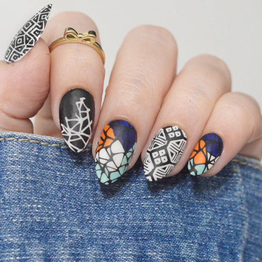 Maniology - Stamping Plate - Shape Up (M662) - Manicure & Pedicure Tools at Beyond Polish