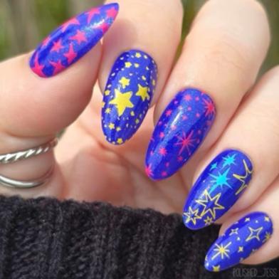 Maniology - Stamping Plate - Star Showers (M586) - Nail Art at Beyond Polish