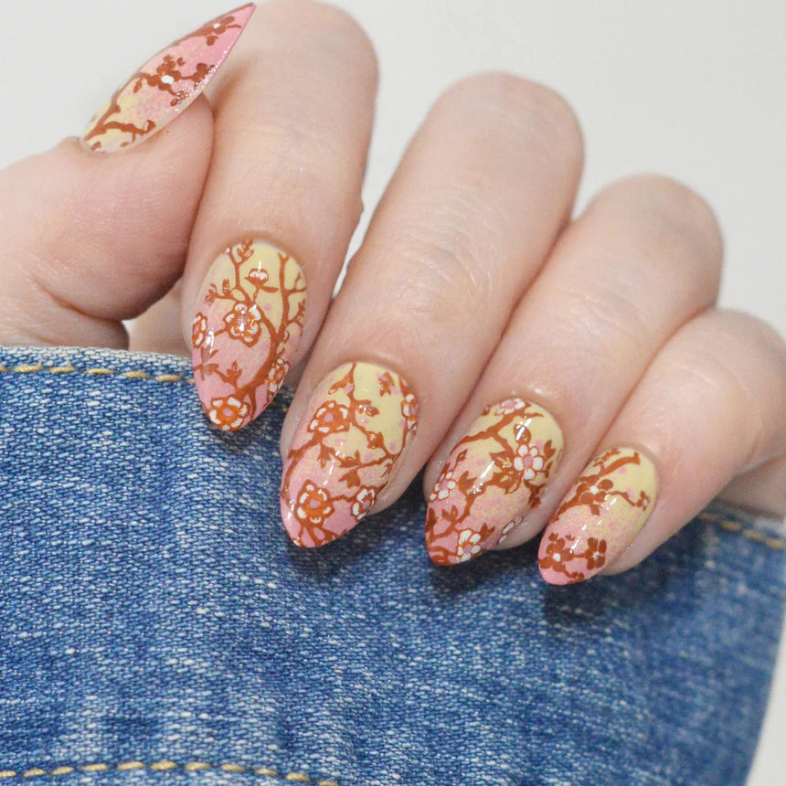 Maniology - Stamping Plate - Tiny Blossom (M659) - Manicure & Pedicure Tools at Beyond Polish