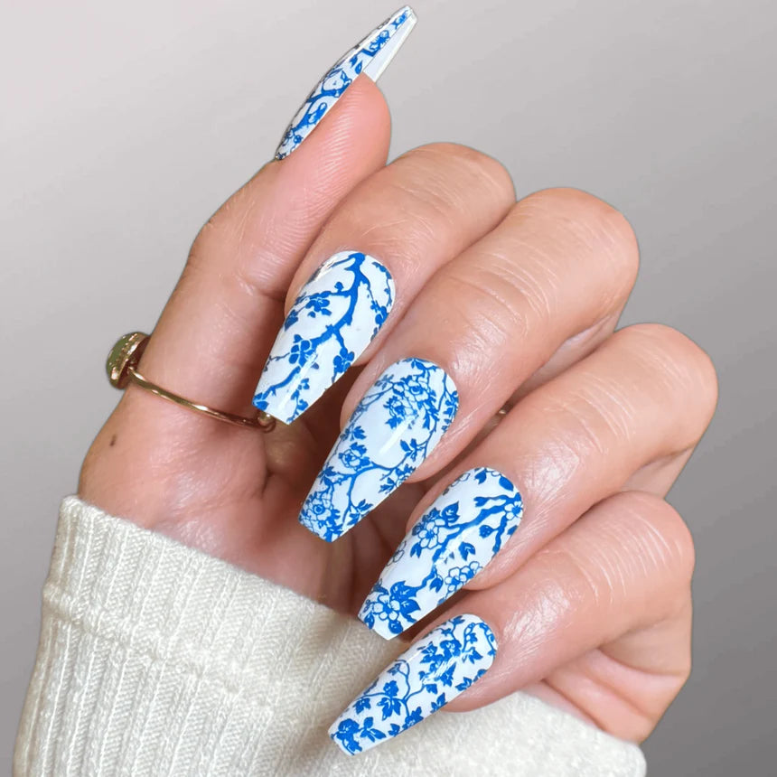 Maniology - Stamping Plate - Tiny Blossom (M659) - Manicure & Pedicure Tools at Beyond Polish