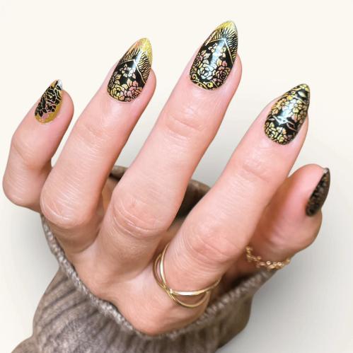 Maniology - Stamping Plate - Wrapped in Wool (M685) - Manicure & Pedicure Tools at Beyond Polish