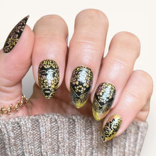 Maniology - Stamping Plate - Wrapped in Wool (M685) - Manicure & Pedicure Tools at Beyond Polish