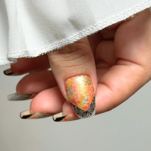 Maniology - Stamping Plate - Wrapped in Wool (M685) - Manicure & Pedicure Tools at Beyond Polish