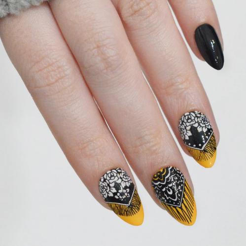Maniology - Stamping Plate - Wrapped in Wool (M685) - Manicure & Pedicure Tools at Beyond Polish