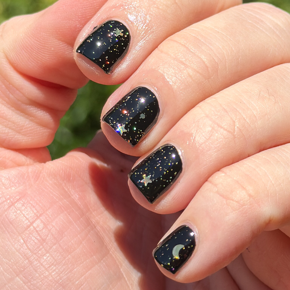 KBShimmer - Nail Polish - Moon A Little Closer Topper